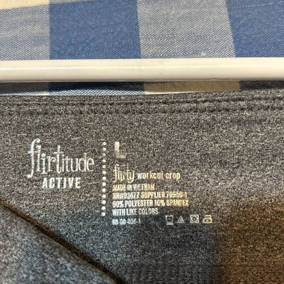 Flirtitude Active capri leggings - Picture 5 of 5